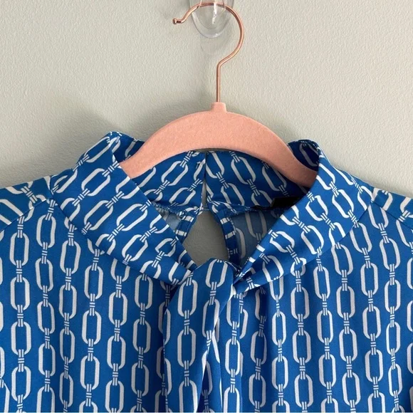 NWT Ann Taylor Blue Chain Print Mock Neck Long Sleeve Top Medium - Picture 3 of 6